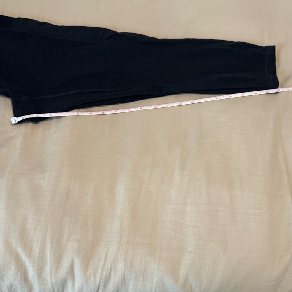 Fabletics Women's Black Leggings with Pockets and Mesh Sleek Design - Size L - Picture 6 of 7